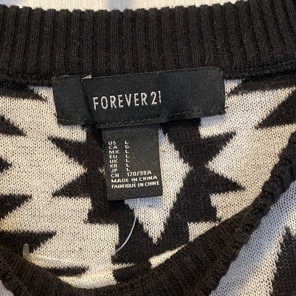 Forever21 Aztec Sweater - Picture 3 of 3